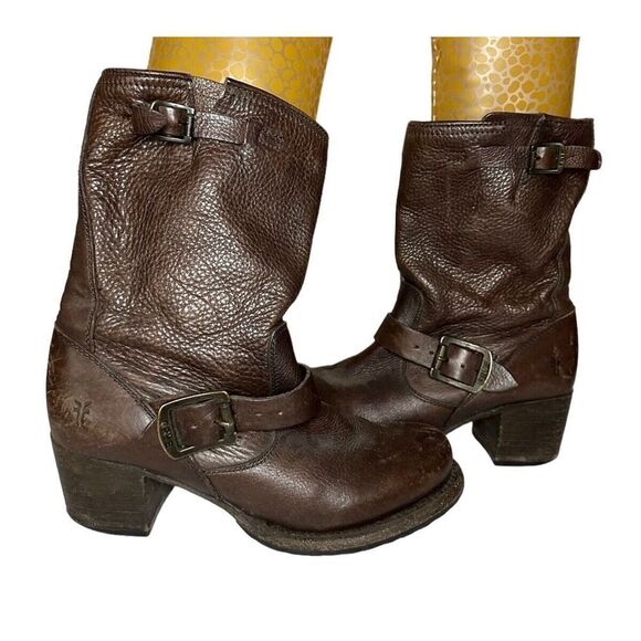 Frye 76295 Vera Short Engineer Motorcycle Brown Belted Leather Boots Womens 6 B - Picture 1 of 10